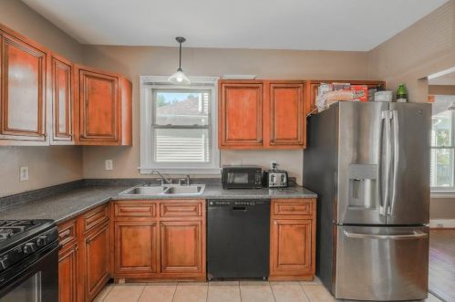 14 Elmdale Ave, Providence, RI 02909 exterior