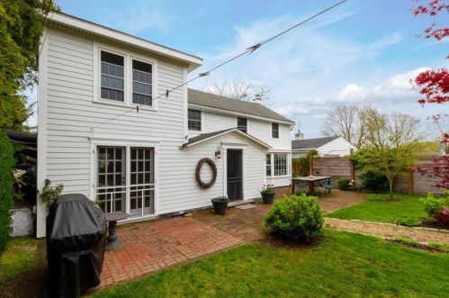 14 View Ave, Middletown, RI 02842 exterior