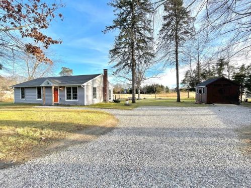 18 Katherine Rd, Lyme, CT 06371 exterior