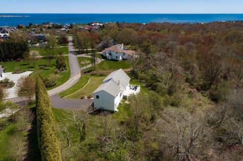 45 Cliff Dr, South Kingstown, RI 02882 exterior