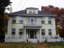 547 Ward St, Newton, MA 02459 exterior