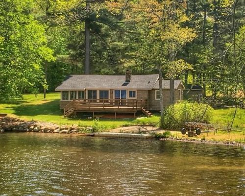 41 Fountain Rd, Wales, MA 01081 exterior