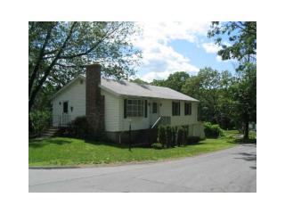 77 Melrose St, Cumberland, RI 02864 exterior