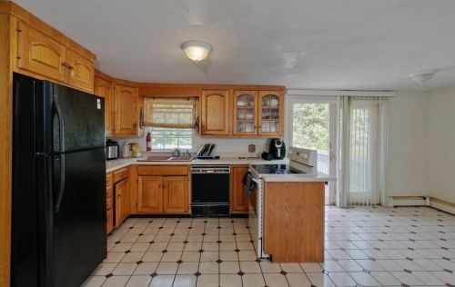 6 Clarence St, Worcester, MA 01605 exterior