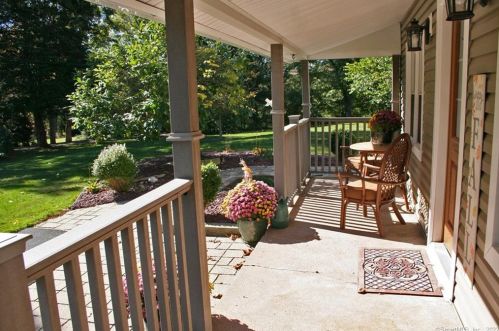 72 Childs Rd, East Hampton, CT 06424 exterior