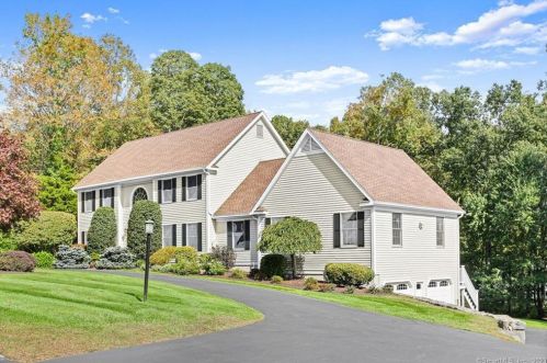 30 Kent Ln, Bridgeport, CT 06611 exterior