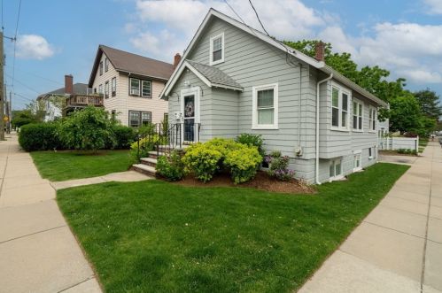 321 Vermont St, Roxbury-Xing, MA 02132 exterior