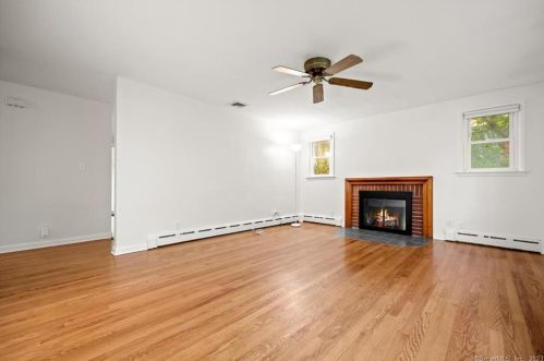 6 Maxwell Rd, Norwalk, CT 06851 exterior