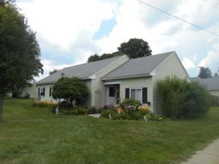 16 Meadowlark Ln, Chicopee, MA 01022 exterior