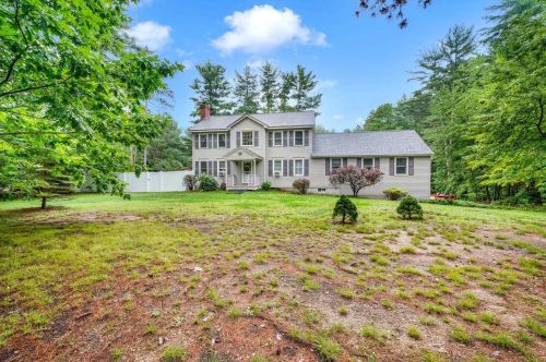 32 Arabian Way, Chester, NH 03036 exterior