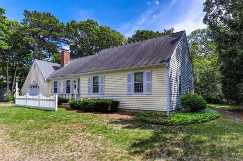 39 Continental Dr, Harwich, MA 02645 exterior