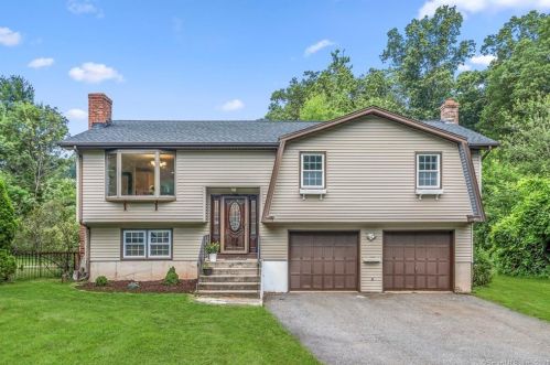 66 Lorraine Ter, Middletown, CT 06457 exterior