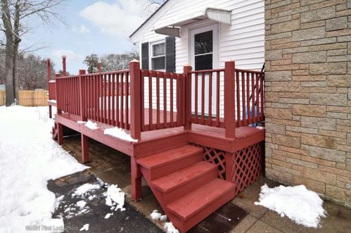 11 Hilary St, Warwick, RI 02886 exterior