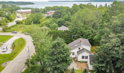 67 Acadia Dr, Rockland, ME 04841 exterior