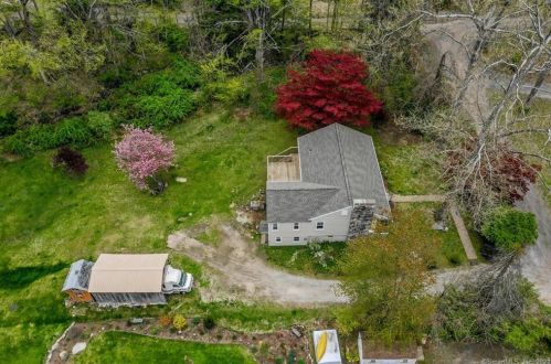 2 Grassy Ln, Brookfield Center, CT 06804 exterior