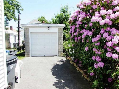 47 Meridian St, Providence, RI 02908 exterior