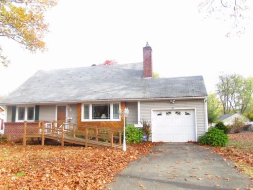 80 Greaney St, Springfield, MA 01104 exterior