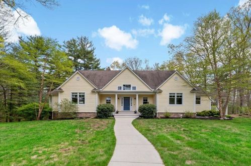 77 Raymonds Point Rd, Coventry, RI 02816 exterior