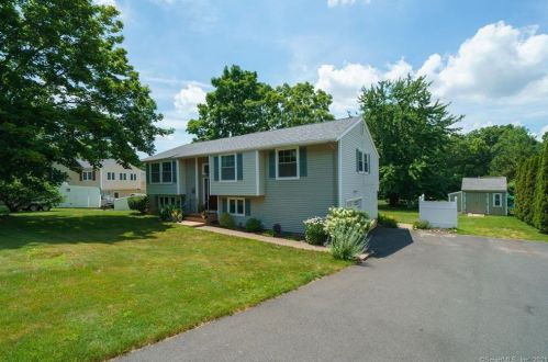 15 Skyline Dr, Wapping, CT 06074 exterior