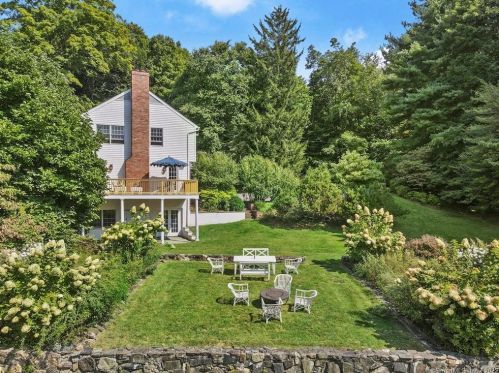 121 Clapboard Ridge Rd, Greenwich, CT 06830 exterior