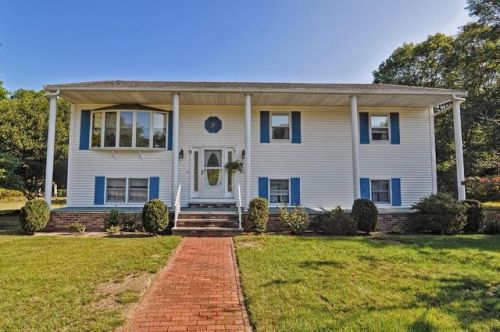 168 Paul Revere Ter, Taunton, MA 02780 exterior