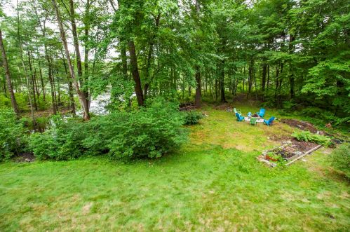14 Village Brook Ln, Derry, NH 03038 exterior