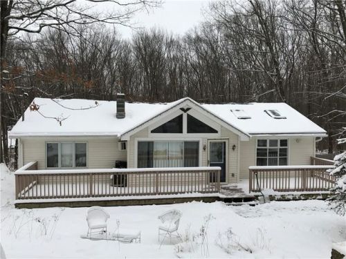 87 Tower Hill Rd, Cumberland, RI 02864 exterior