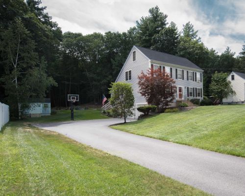 17 Compromise Ln, Sandown, NH 03873 exterior
