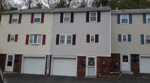 8 Warebrook Vlg, Ware, MA 01082 exterior