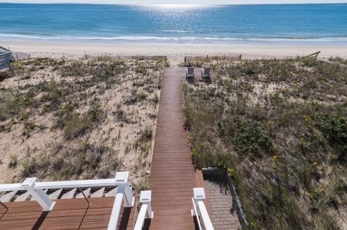 451 Atlantic Ave, Westerly, RI 02891 exterior