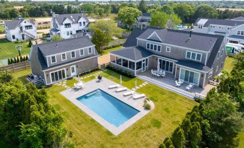 10 Puwal Ln, Edgartown, MA 02539 exterior