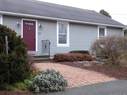 202 Springfield Rd, Somers, CT 06071 exterior
