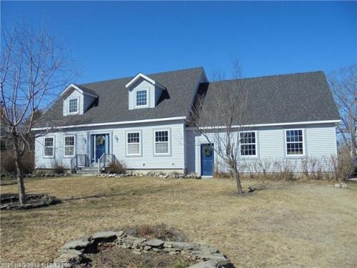24 Bobolink Ln, Thomaston, ME 04861 exterior
