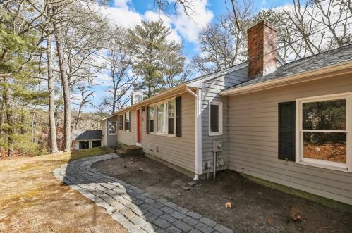 24 Little John Rd, Teaticket, MA 02536 exterior