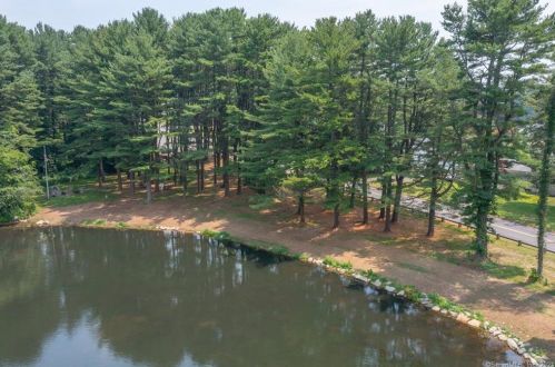 390 Sentinel Hill Rd, Derby, CT 06418 exterior