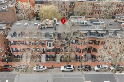 142 Canton St, Roxbury-Xing, MA 02118 exterior
