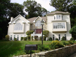 23 Laura Rd, Newton, MA 02468 exterior
