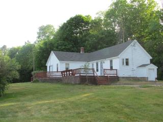 105 Kelsey Rd, Nottingham, NH 03290 exterior