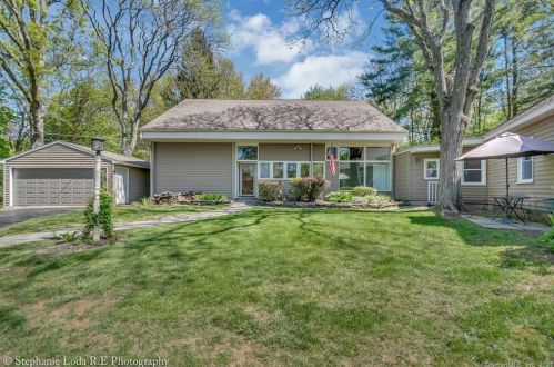 90 Greenbriar Rd, Meriden, CT 06450 exterior