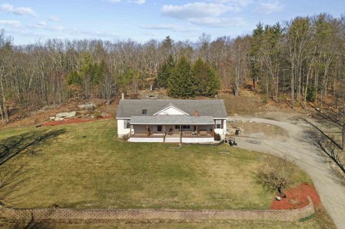 489 Candia Rd, Chester, NH 03036 exterior