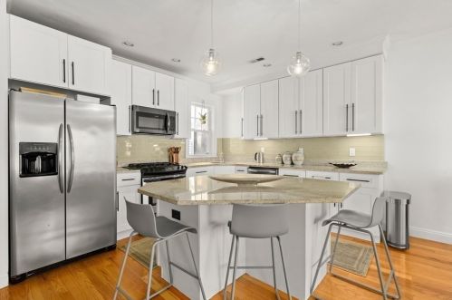 443 4Th St, Roxbury-Xing, MA 02127 exterior