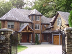 20 Laura Rd, Newton, MA 02468 exterior