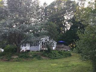 7 Boulder Ave, Providence, RI 02919 exterior