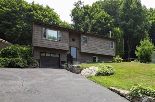 35 Kayview Ave, Bethel, CT 06801 exterior