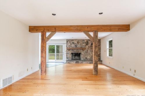 7 Simpaug Tpke, Ridgefield, CT 06877 exterior
