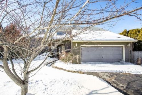 13 J H Dwyer Dr, Middletown, RI 02842 exterior