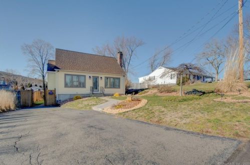 75 Mitchell St, Bristol, CT 06010 exterior