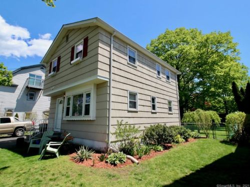 1067 Broad St, Meriden, CT 06450 exterior