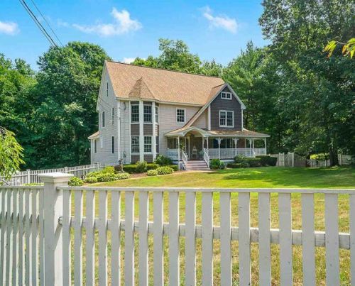 10 Sarah Way, Newton, NH 03858 exterior