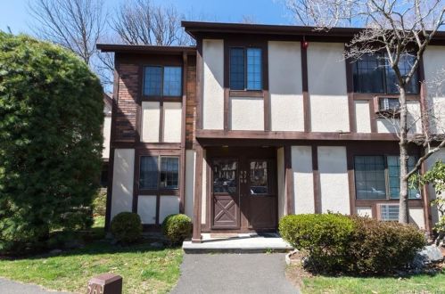 569 Swanson Cres, Milford, CT 06461 exterior